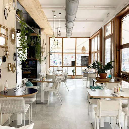 Au Bout Du Quai — photo 1