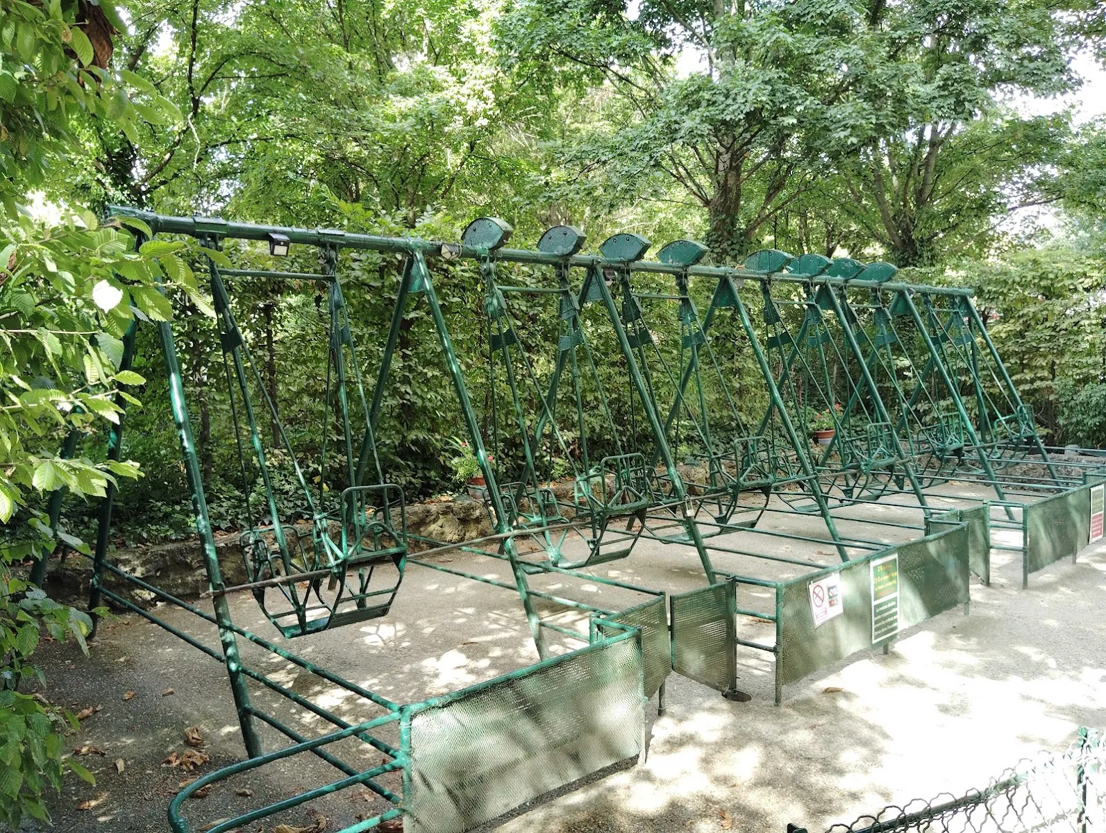 Les Balançoires du Parc Monceau — photo 1
