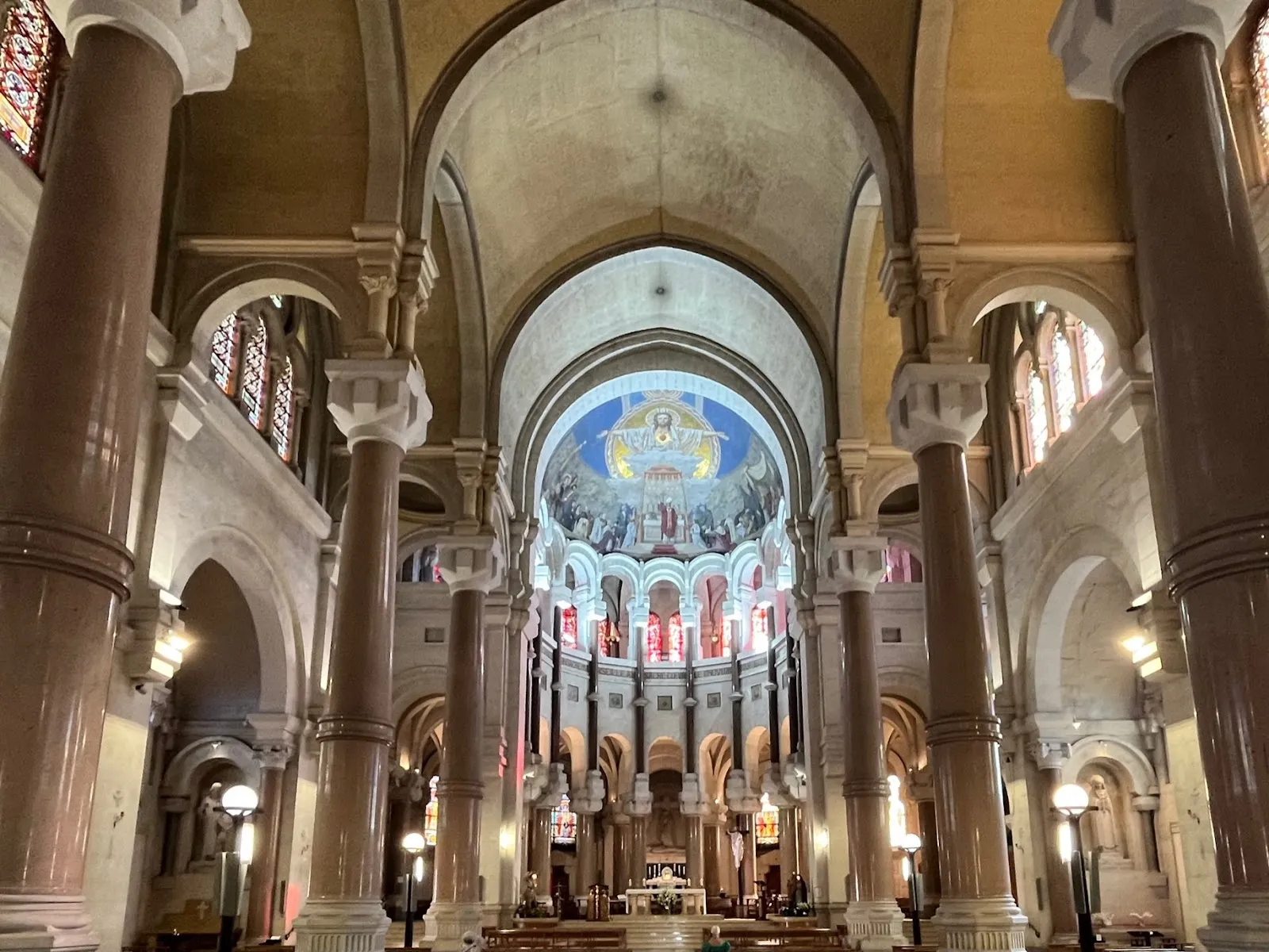 Basilique Du Sacre-Cœur-De-Jesus — photo 1