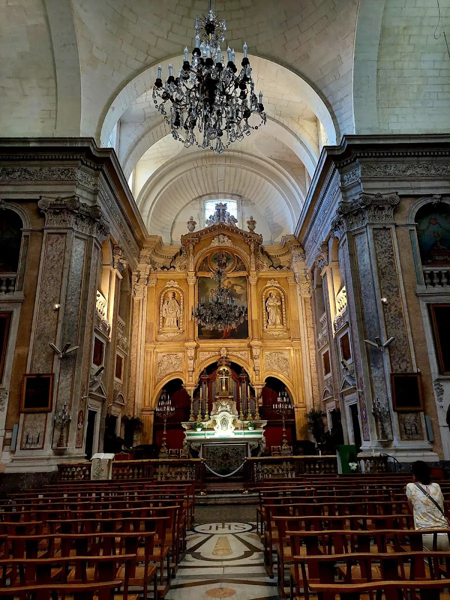 Basilique Notre-Dame-Des-Tables — photo 1