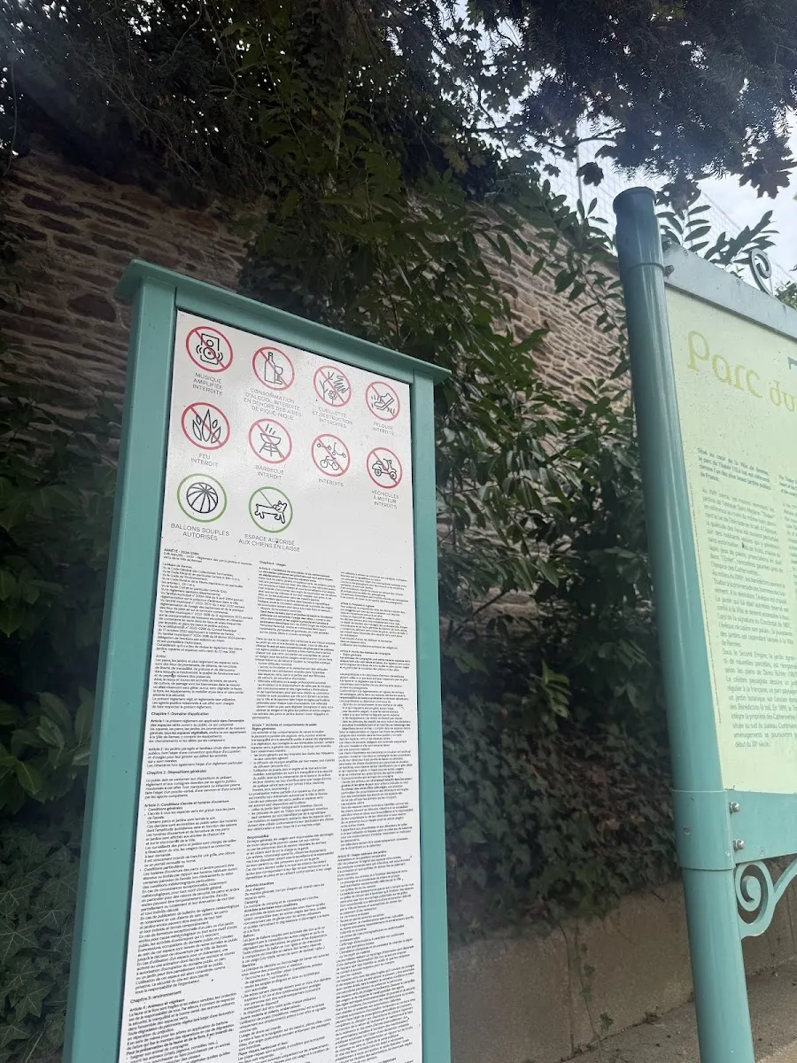 Cascade Du Parc Du Thabor