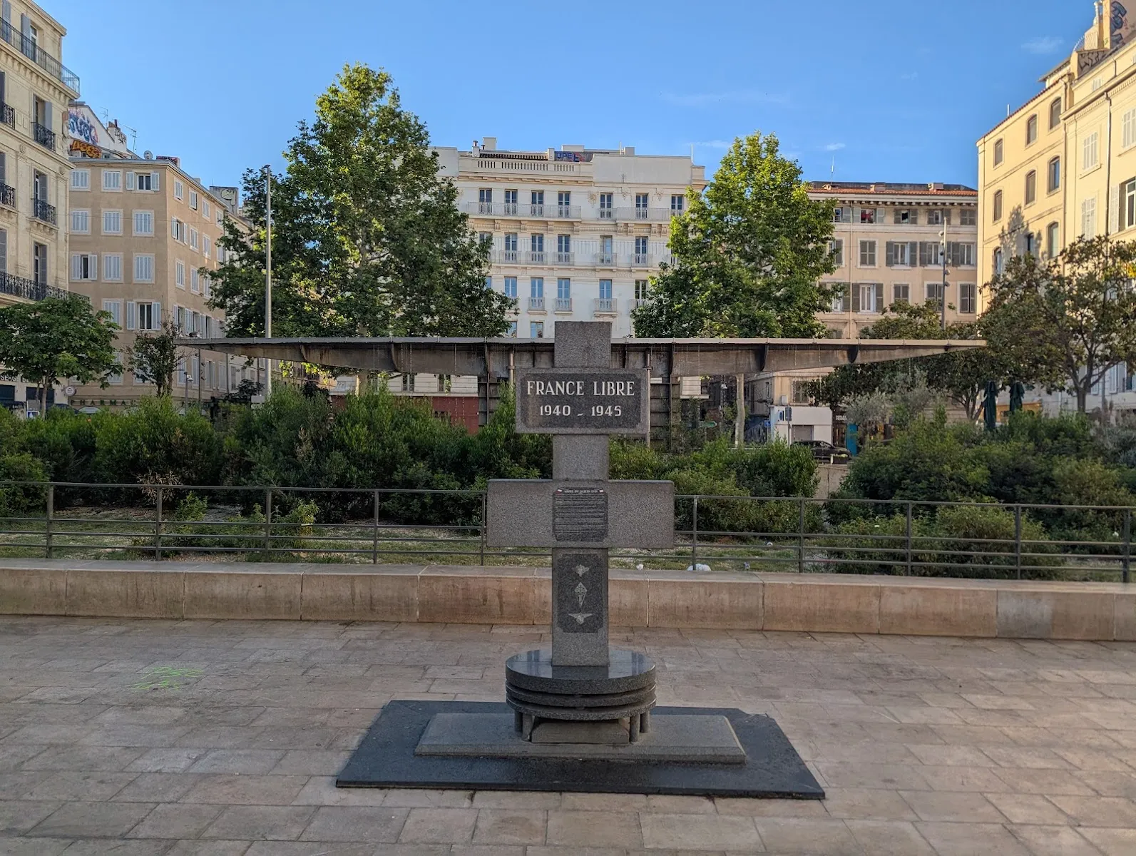 Charles De Gaulle Square