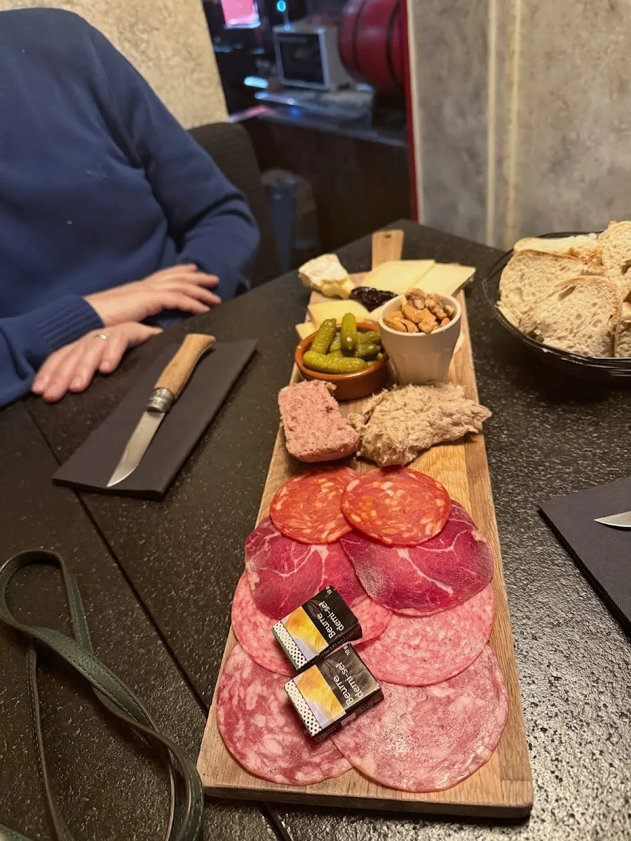 Chez Manu | Bar À Vins Et Dégustations