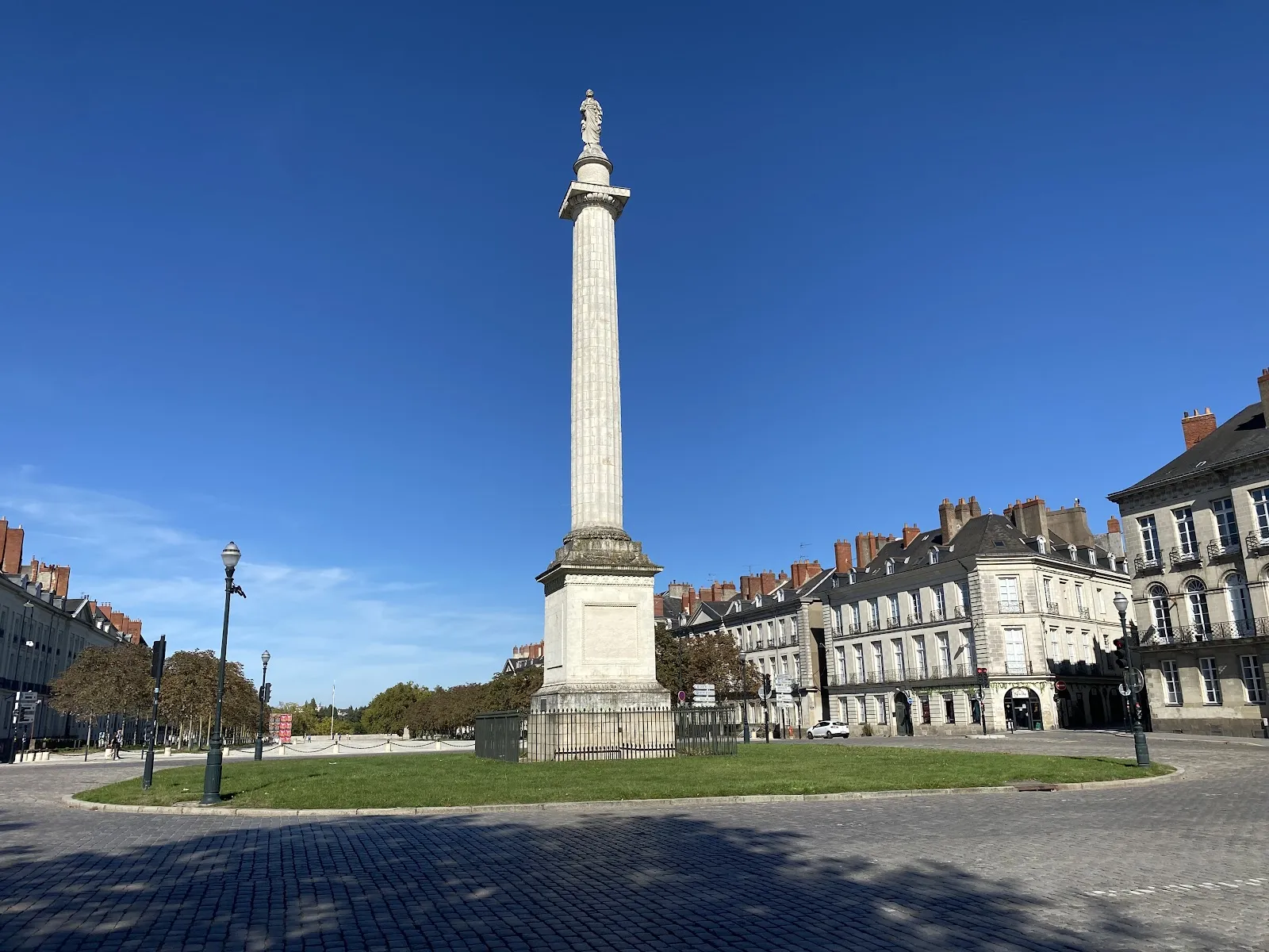 Colonne Louis Xvi — photo 1
