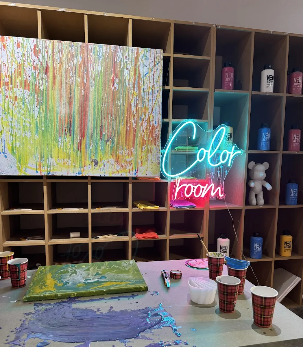 Color Room Toulouse — photo 1