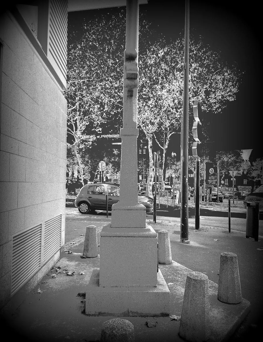 Croix À la Mémoire Du Général Charette