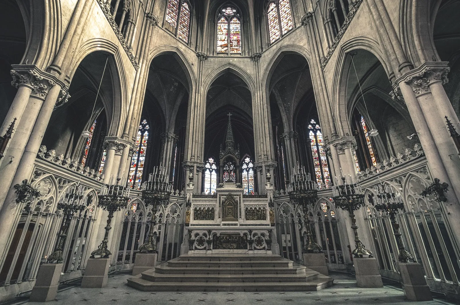 Église Catholique Du Sacré-Cœur