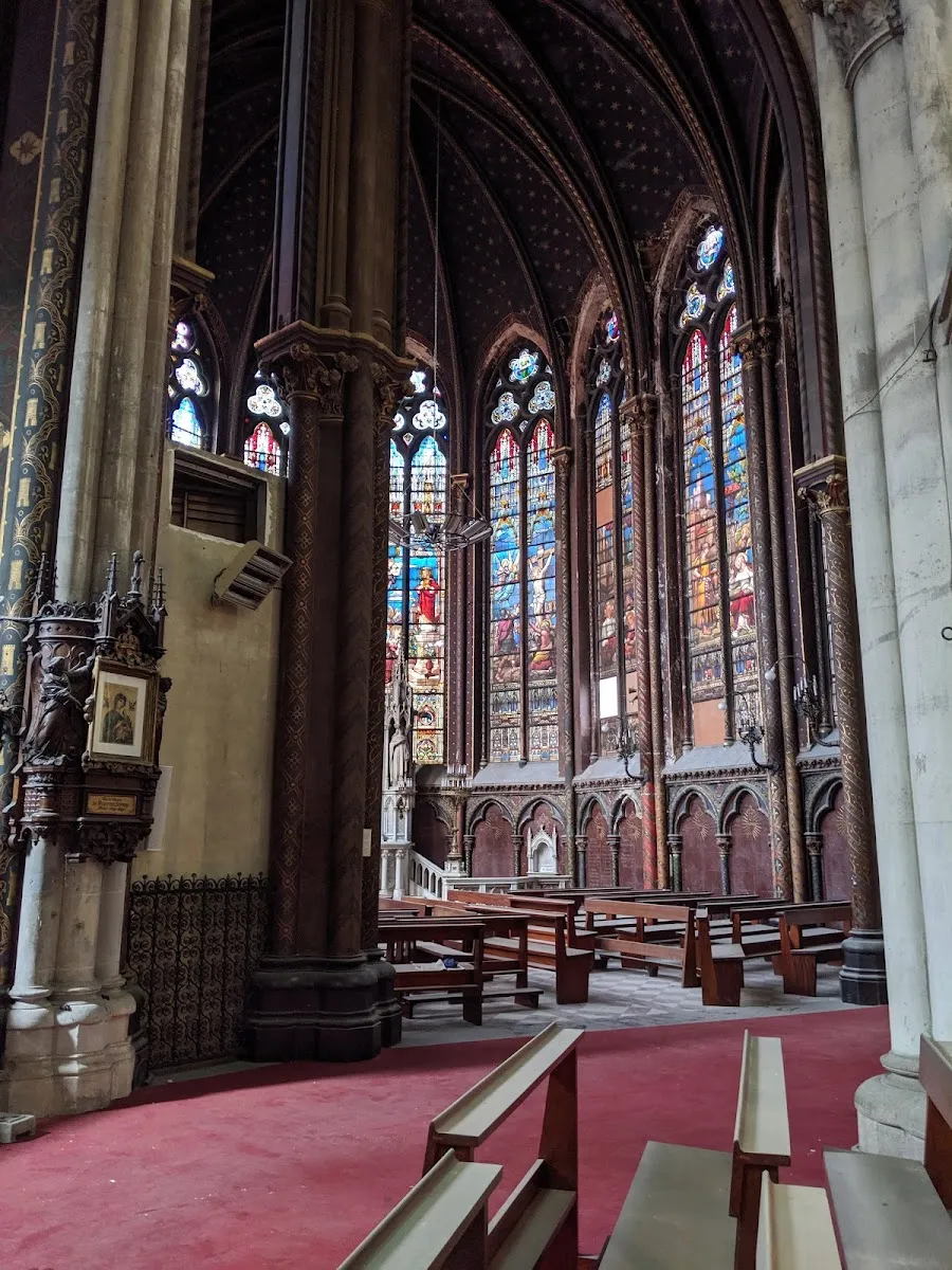 Église Catholique Du Sacré-Cœur