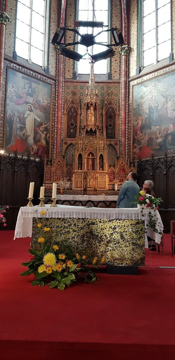 Église Catholique Notre-Dame-De-Fives