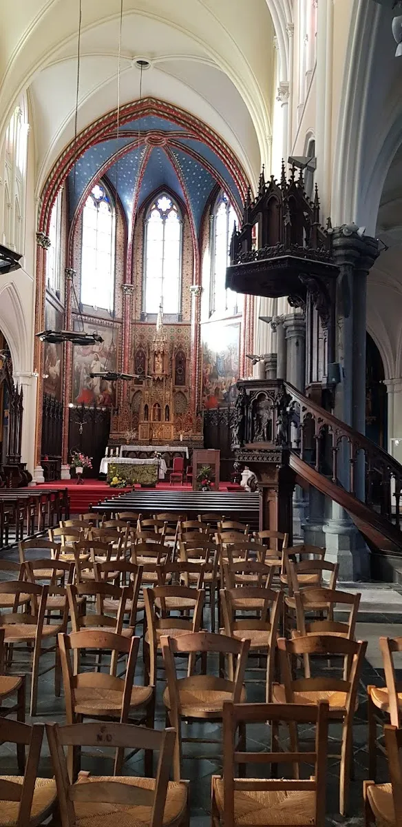 Église Catholique Notre-Dame-De-Fives