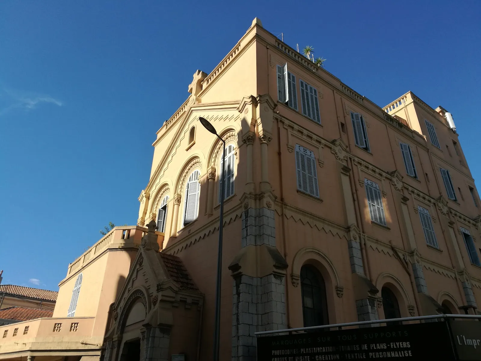 Église Notre-Dame Du Souvenir De Cannes — photo 1