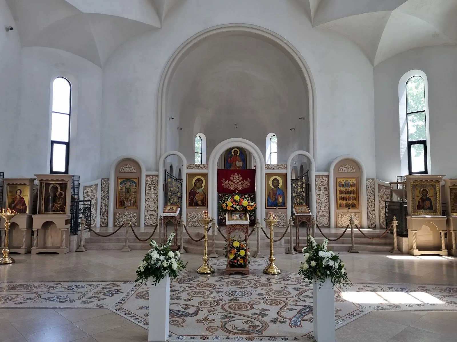 Église Orthodoxe De Tous Les Saints