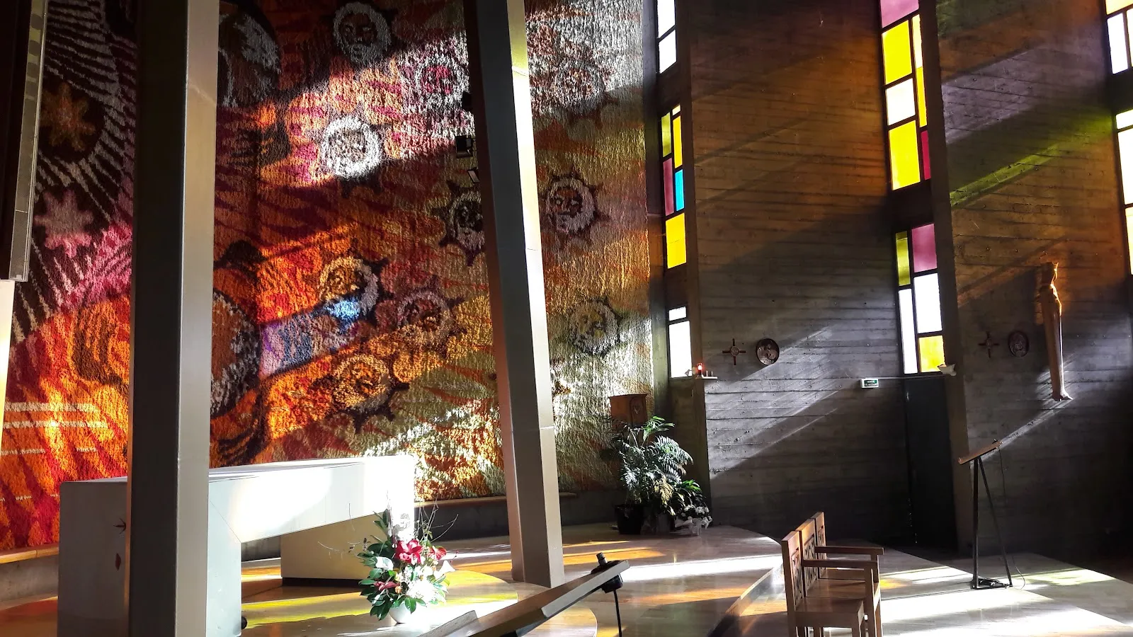 Eglise Saint-Louis De Novel