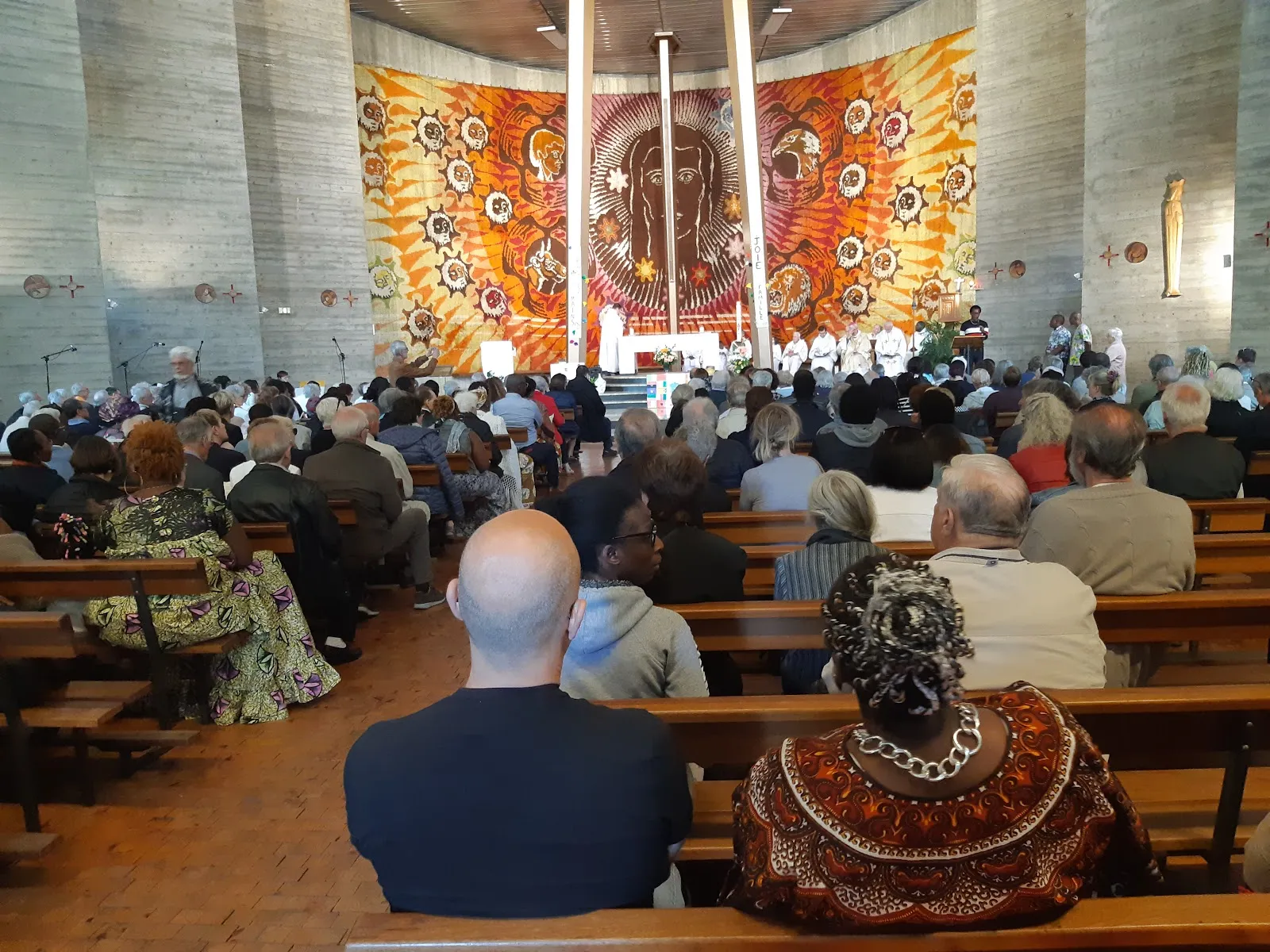 Eglise Saint-Louis De Novel