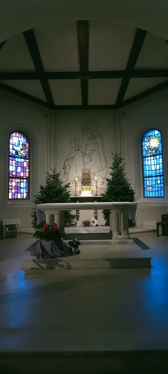 Église Sainte Thérèse.