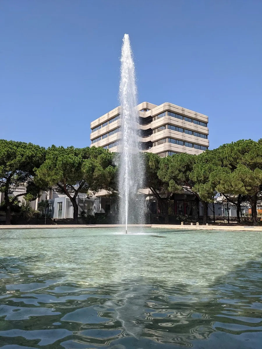 Esplanade Charles De Gaulle — photo 1