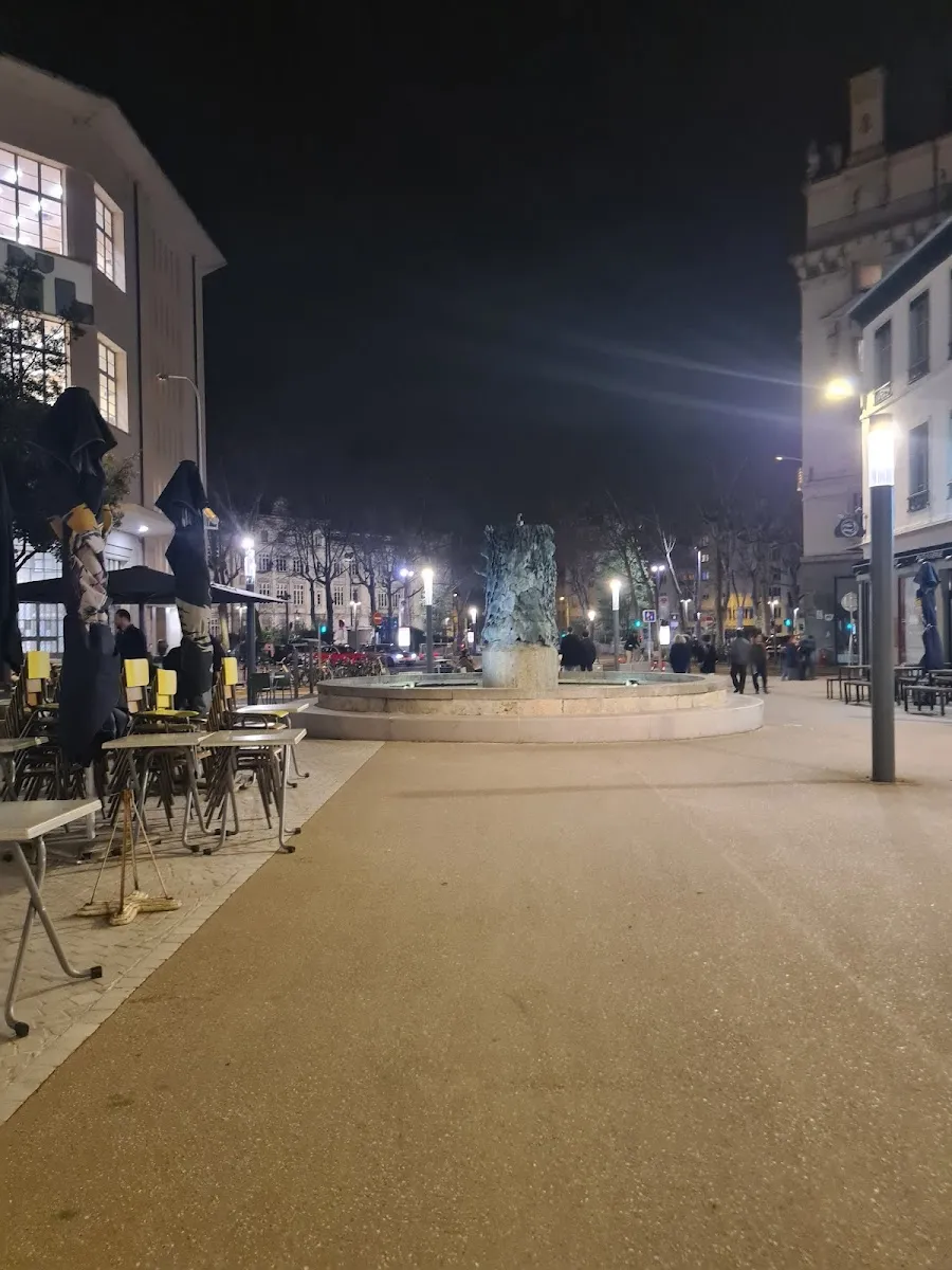 Fontaine De la Place Guichard