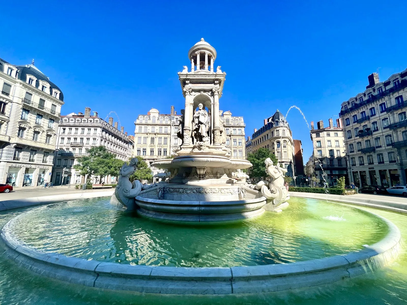 Fontaine Des Jacobins — photo 1