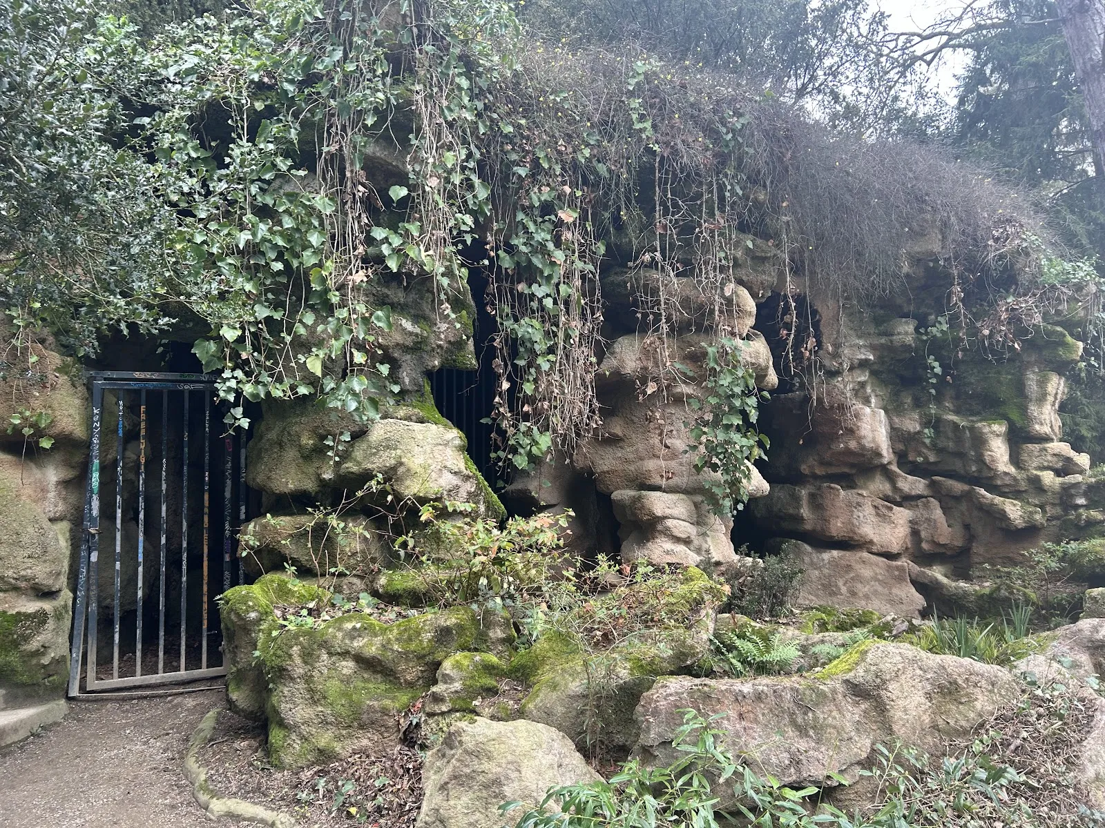 Grotte Parc Du Thabor