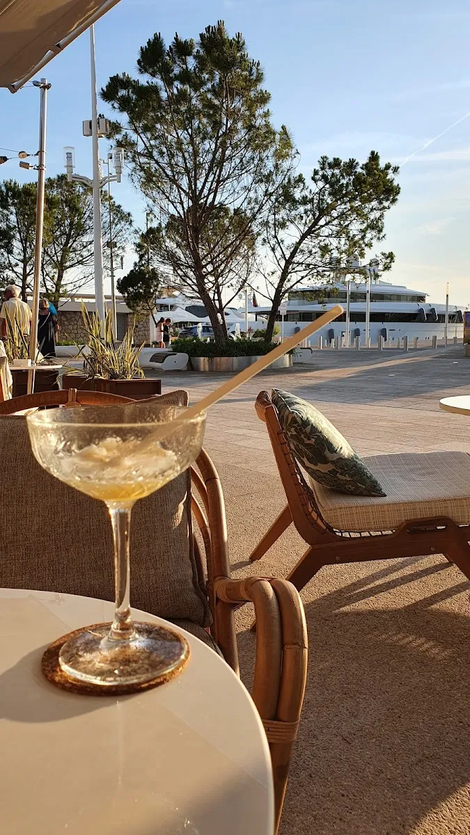 Harry'S Bar Cannes — photo 1