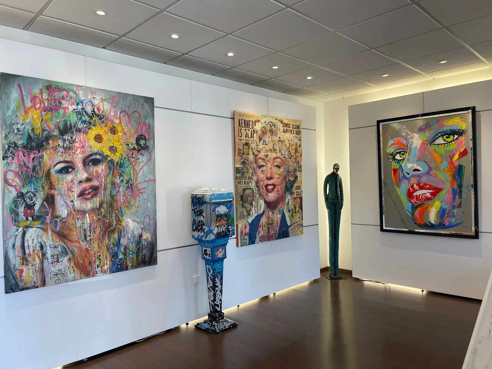 Ixiart Gallery — photo 1