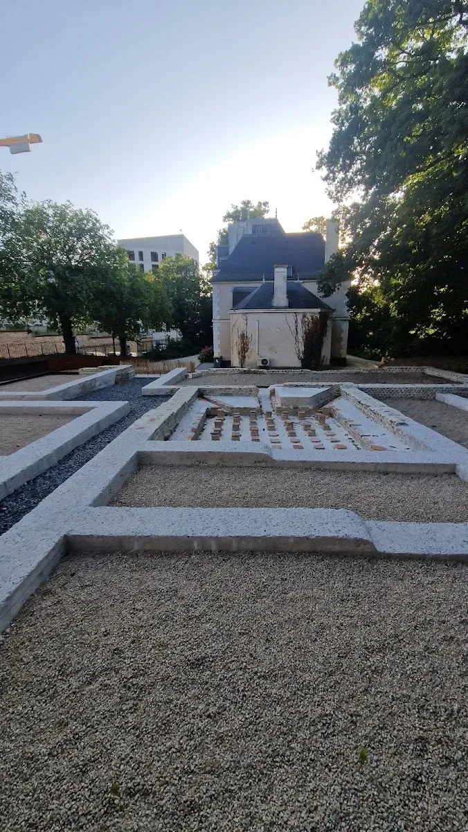 Jardin Archéologique Du Parc Des Tanneurs — photo 1
