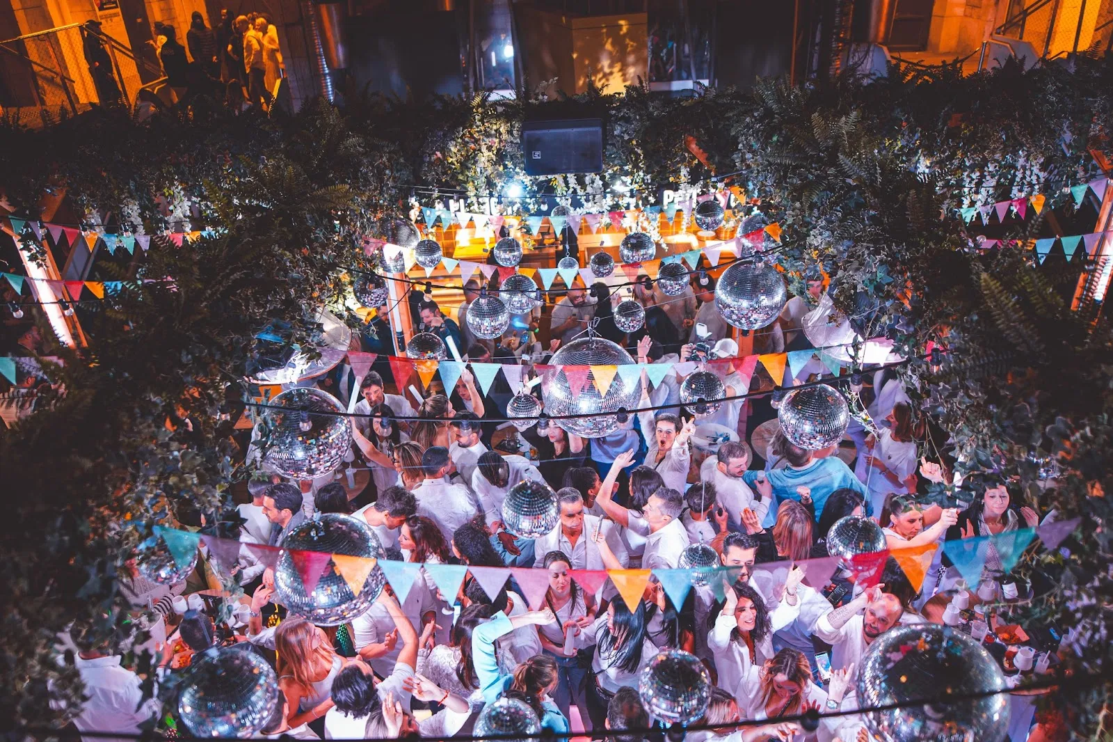 La Place Des Canailles