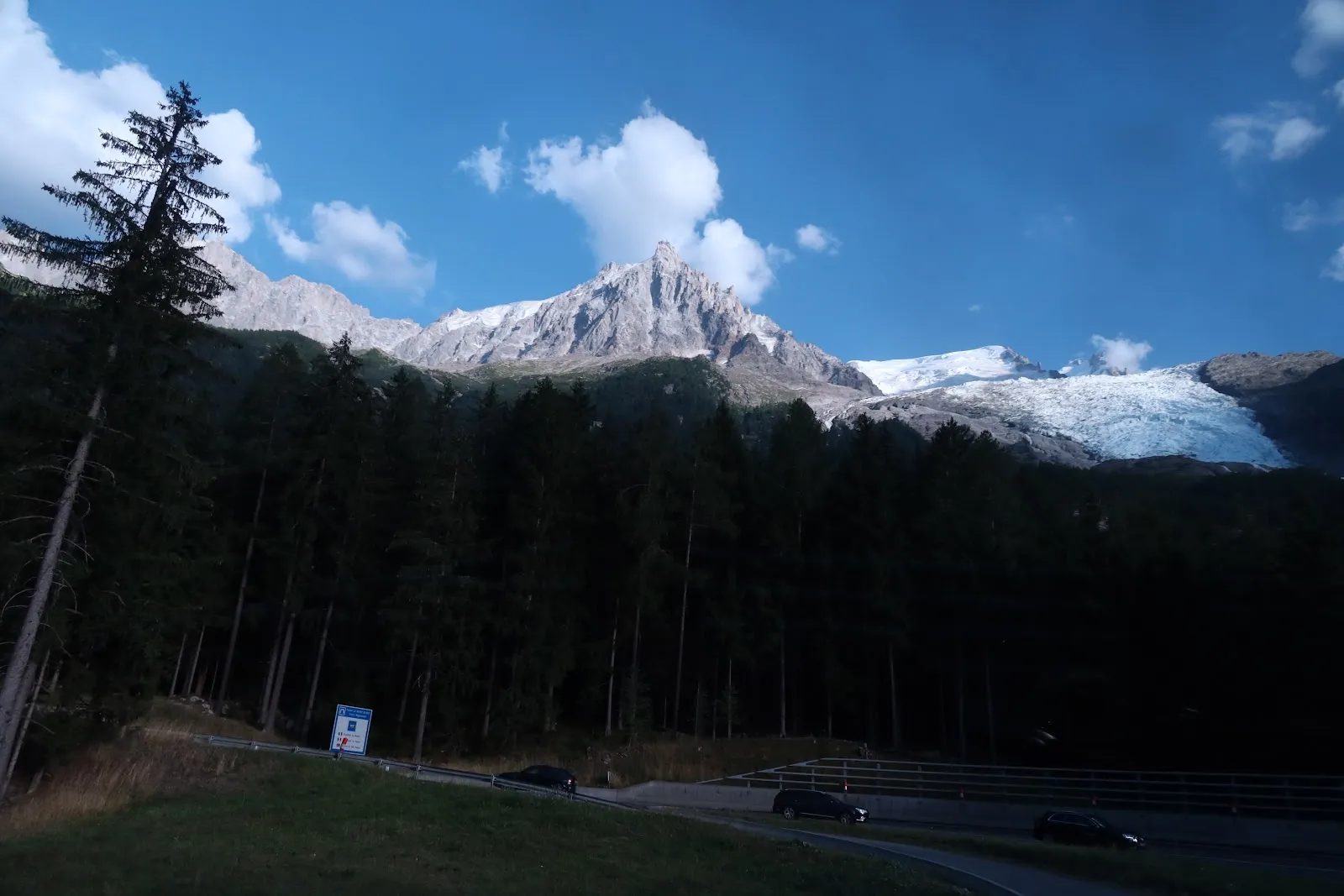 La Vallée De Chamonix Mont-Blanc