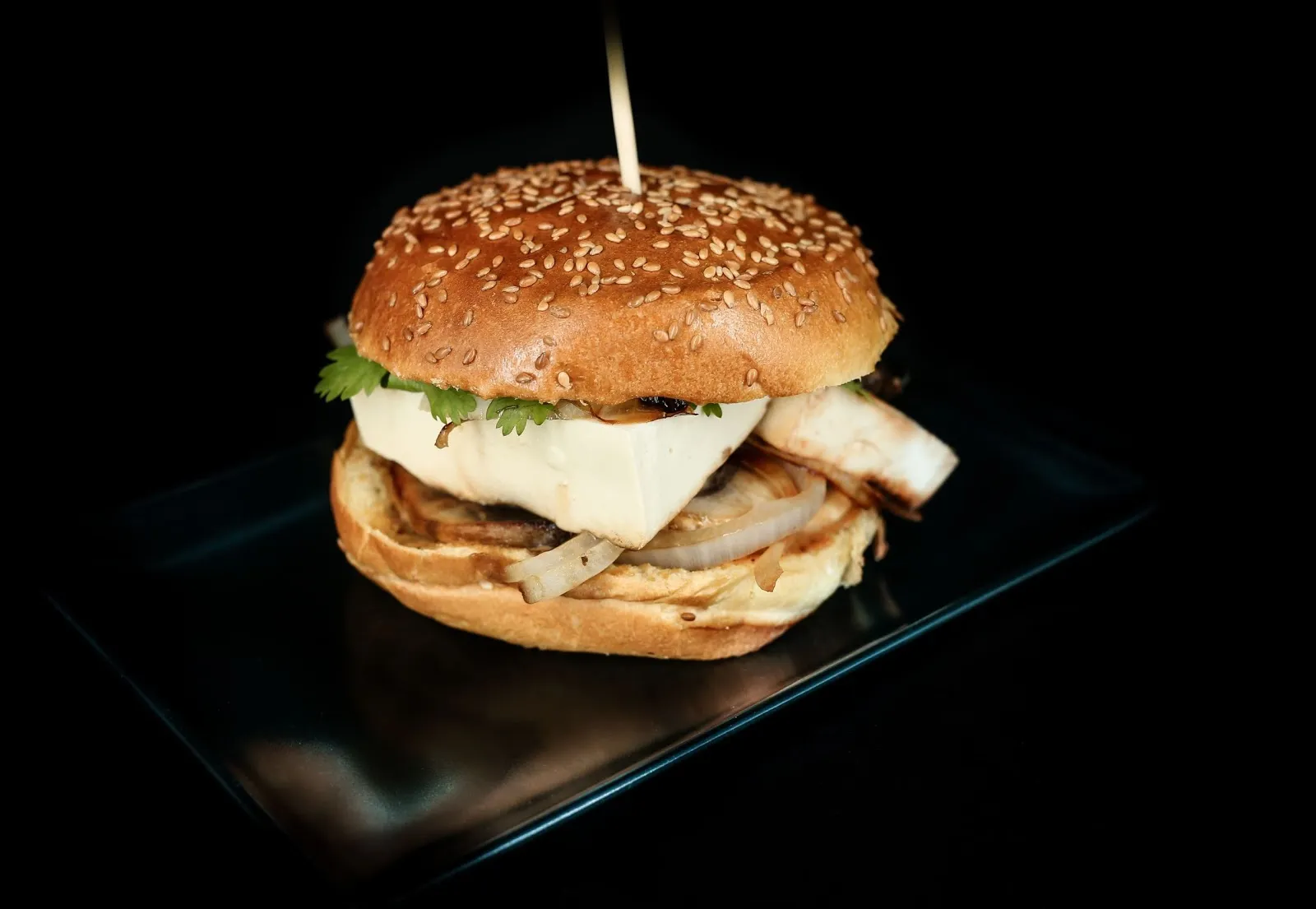 Le Hive Bar & Restaurant