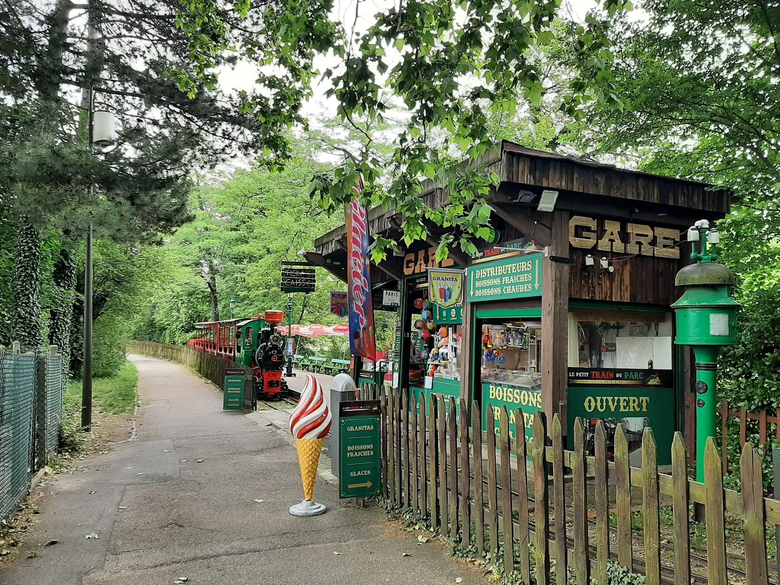 Le Petit Train Du Parc De la Tête D'Or