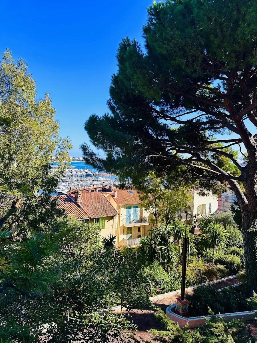 Le Square Mont Chevalier