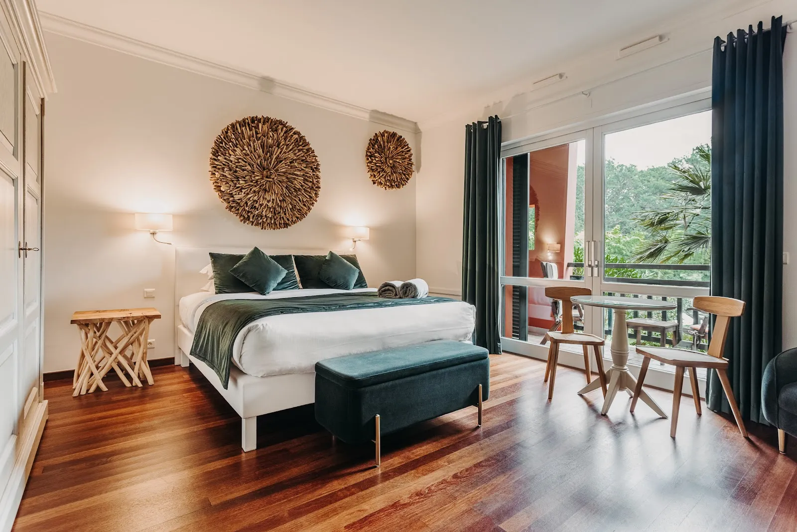 Les Frères Ibarboure - Table Et Hôtel