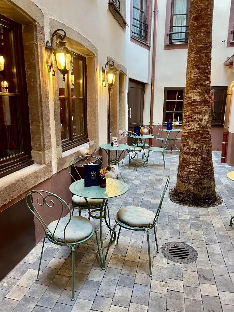 Madame C - Hôtel Particulier | Bar À Cocktails | Restaurant