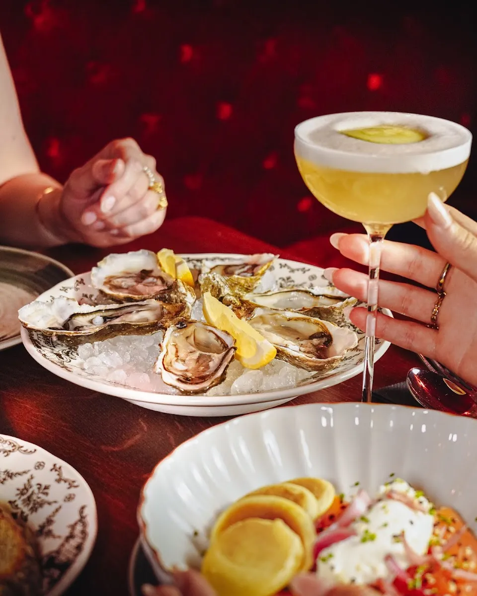 Madame C - Hôtel Particulier | Bar À Cocktails | Restaurant