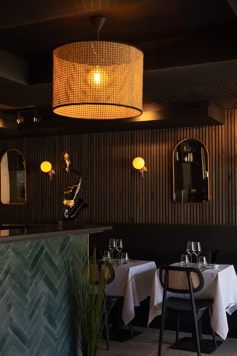 Maison F Restaurant — photo 1