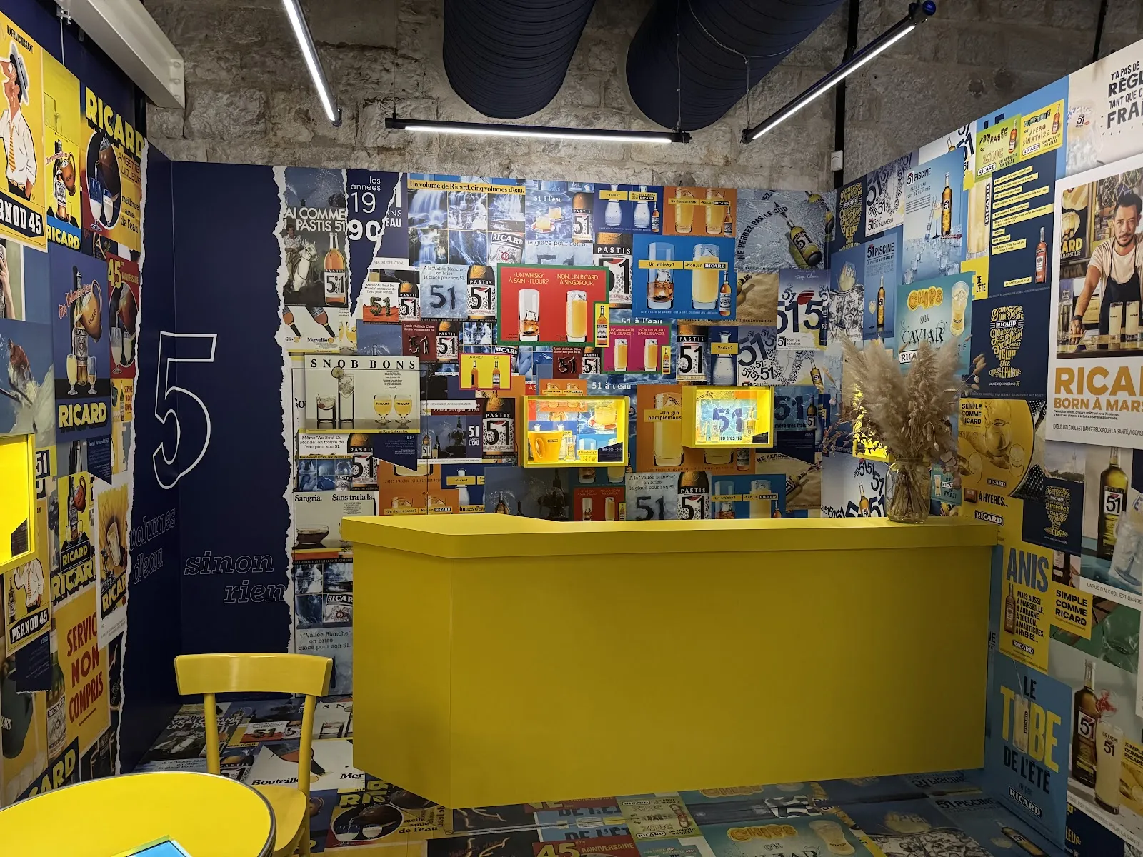 Maison Yellow - Musée De L'Anis Et Boutique — photo 1