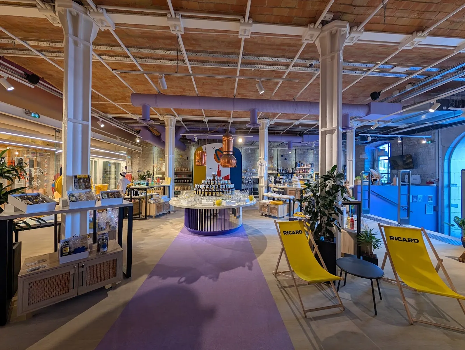 Maison Yellow - Musée De L'Anis Et Boutique