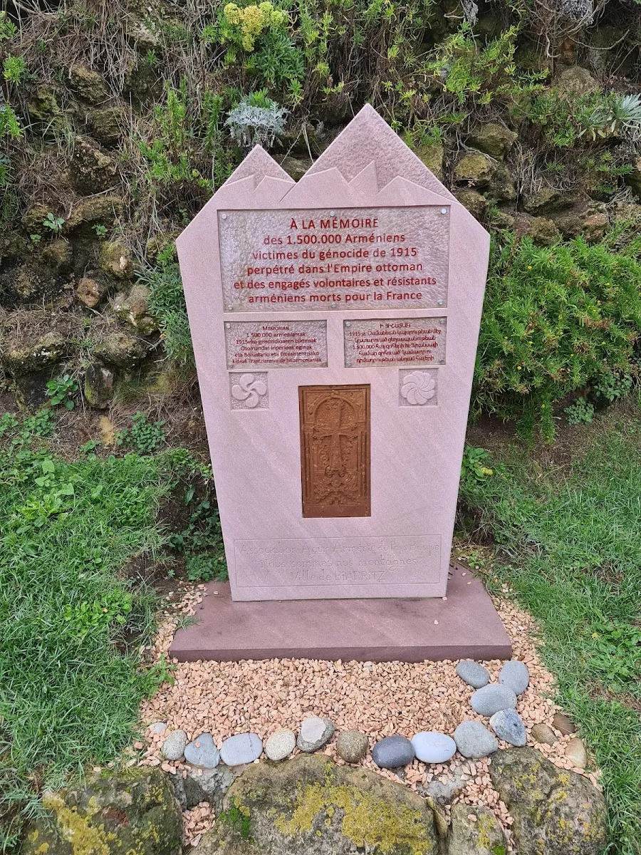 Mémorial Du Génocide Arménien