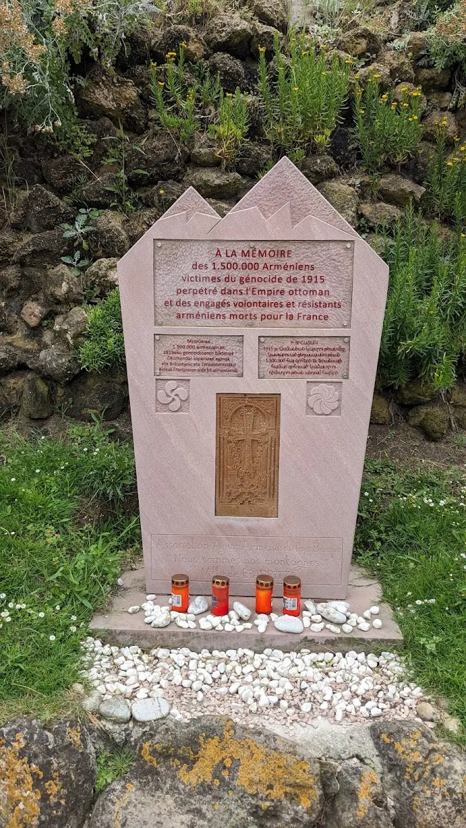 Mémorial Du Génocide Arménien