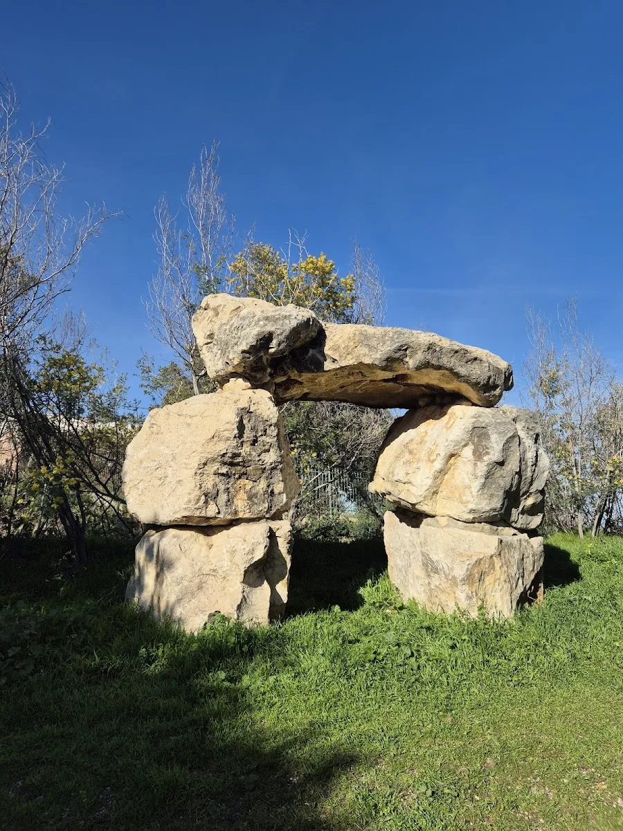 Ménhir De Cannes — photo 1