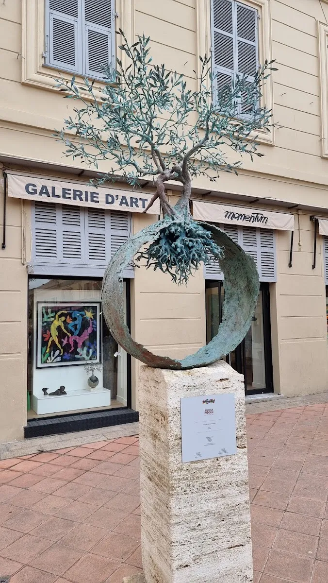 Momentum Art Gallery