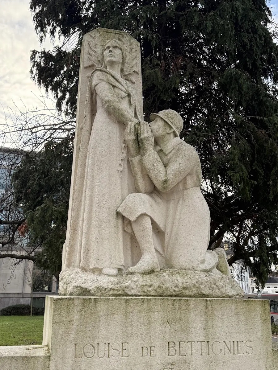 Monument À Louise De Bettignies — photo 1