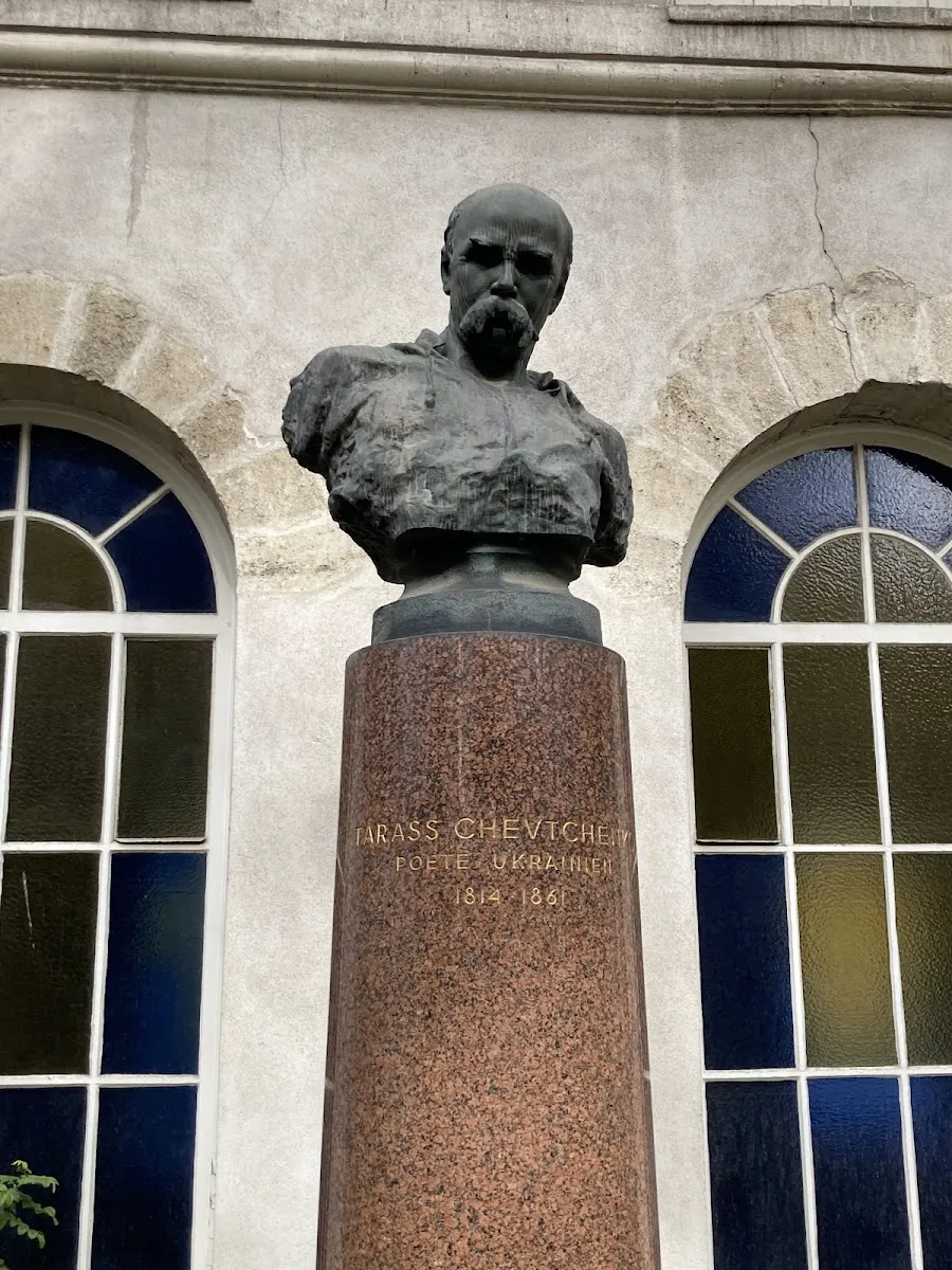 Monument À Taras Chevtchenko — photo 1