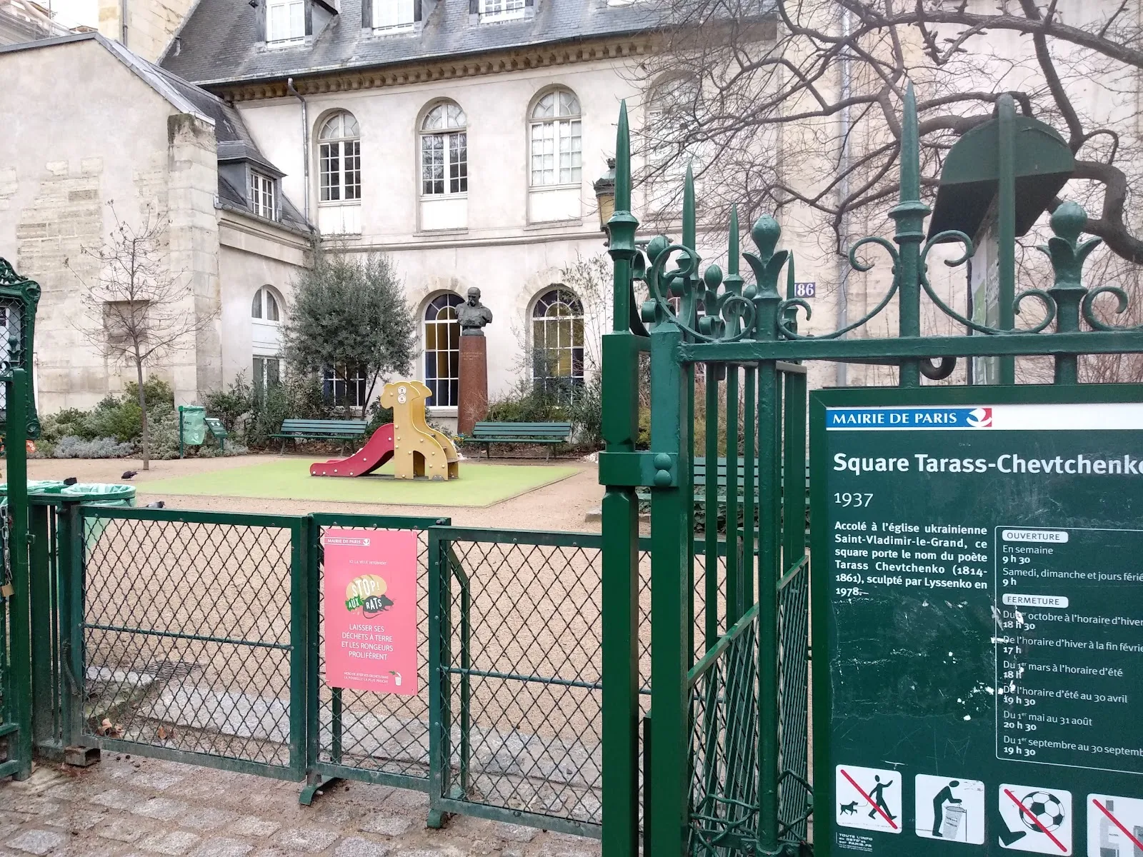Monument À Taras Chevtchenko