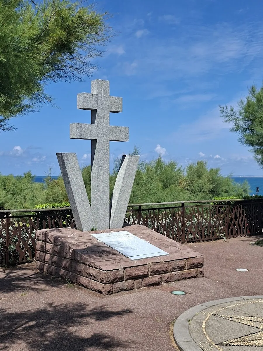 Monument Au Général De Gaulle — photo 1