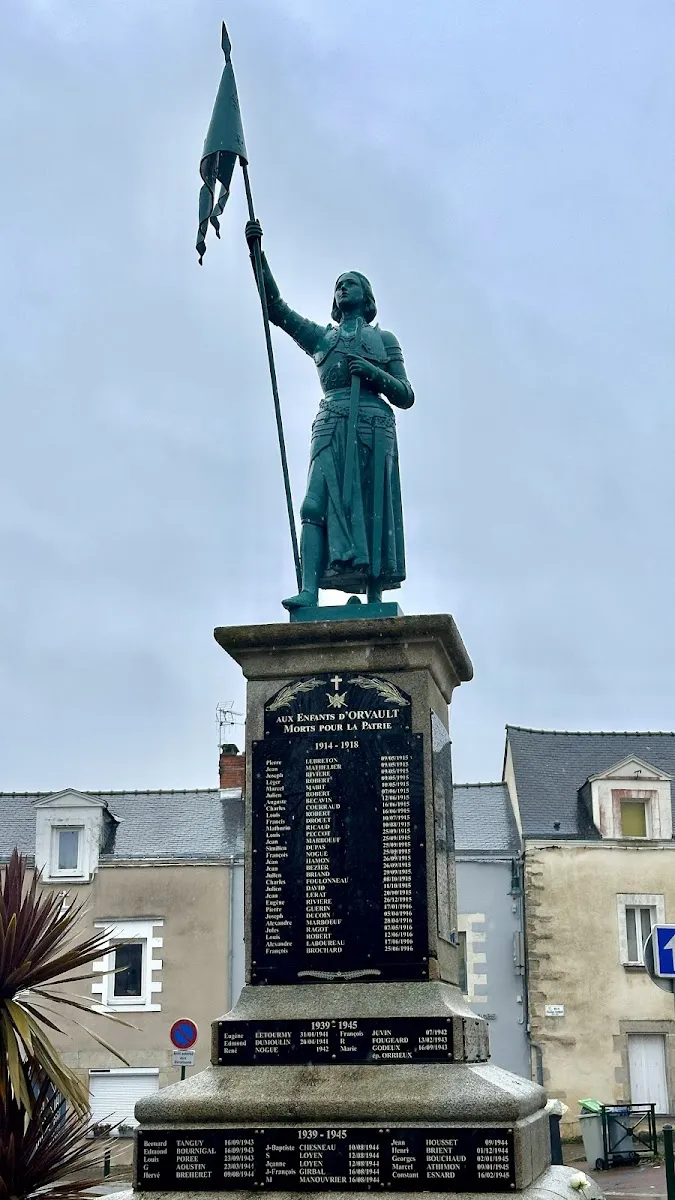 Monument Aux Morts