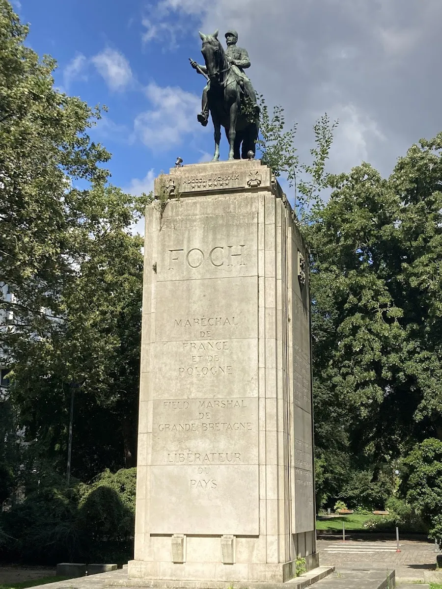 Monument Honneur Et Patrie — photo 1