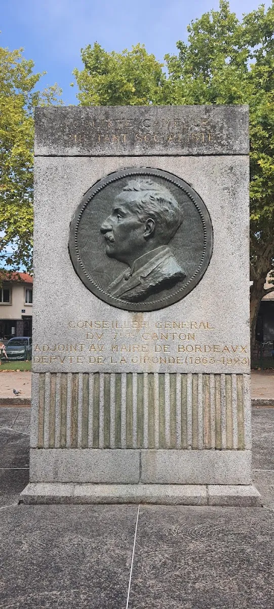 Place Calixte Camelle