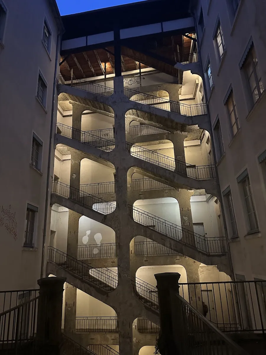 Place Colbert — photo 1