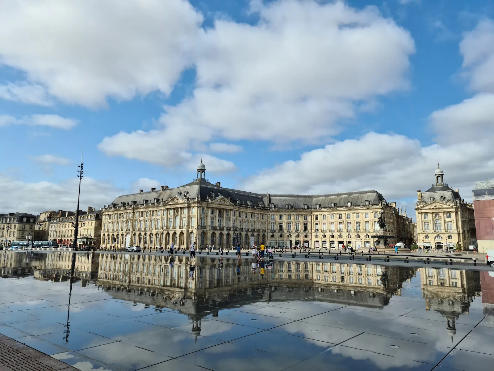 Place De la Bourse — photo 1